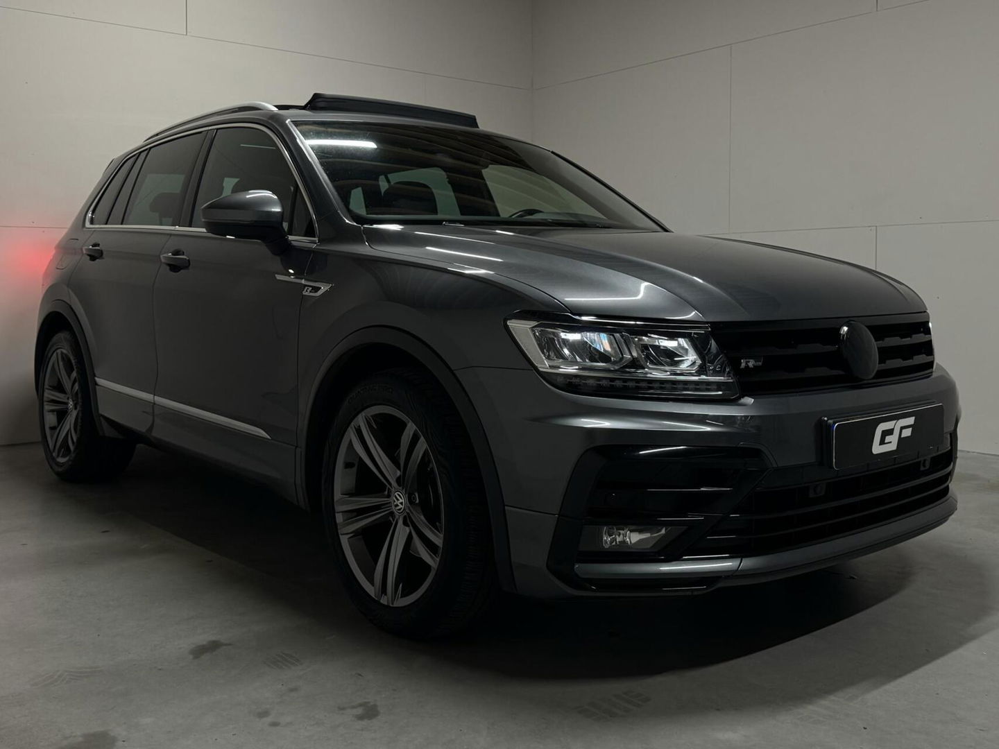 Volkswagen Tiguan 1.4 TSI R-Line Pano Virtual Massage Trekh. NAP