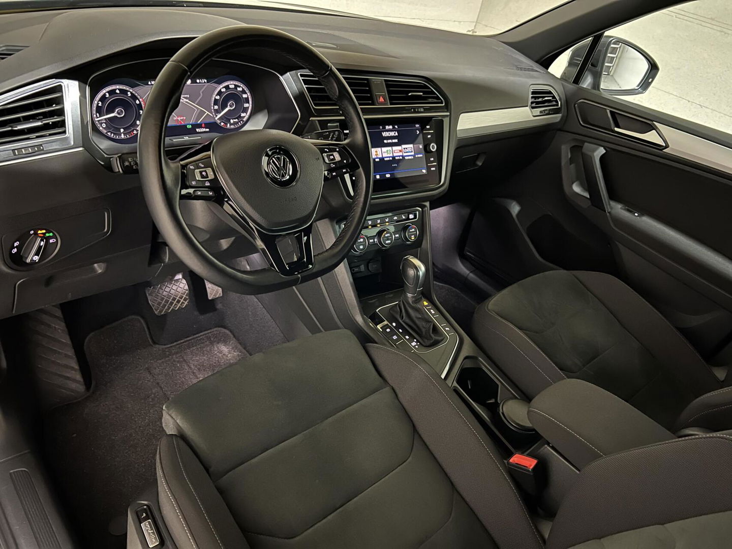 Volkswagen Tiguan 1.4 TSI R-Line Pano Virtual Massage Trekh. NAP