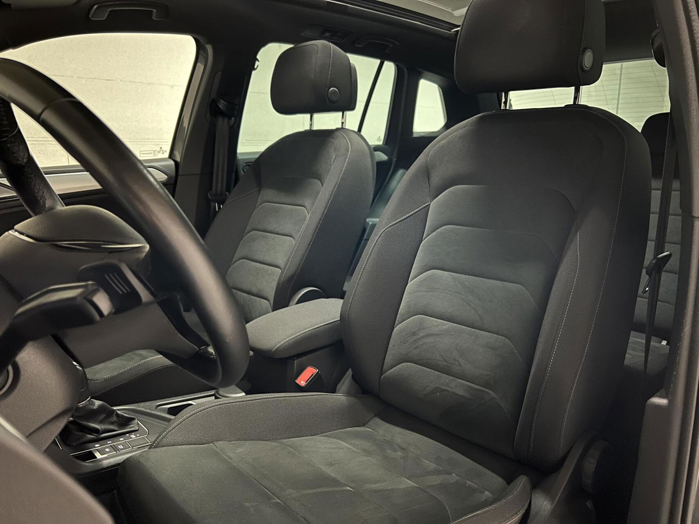 Volkswagen Tiguan 1.4 TSI R-Line Pano Virtual Massage Trekh. NAP