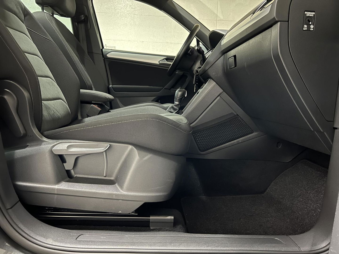 Volkswagen Tiguan 1.4 TSI R-Line Pano Virtual Massage Trekh. NAP