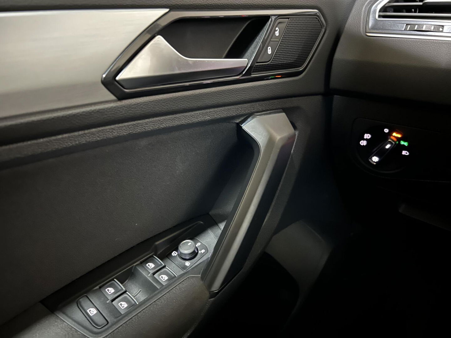 Volkswagen Tiguan 1.4 TSI R-Line Pano Virtual Massage Trekh. NAP