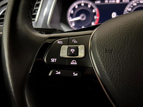 Volkswagen Tiguan 1.4 TSI R-Line Pano Virtual Massage Trekh. NAP