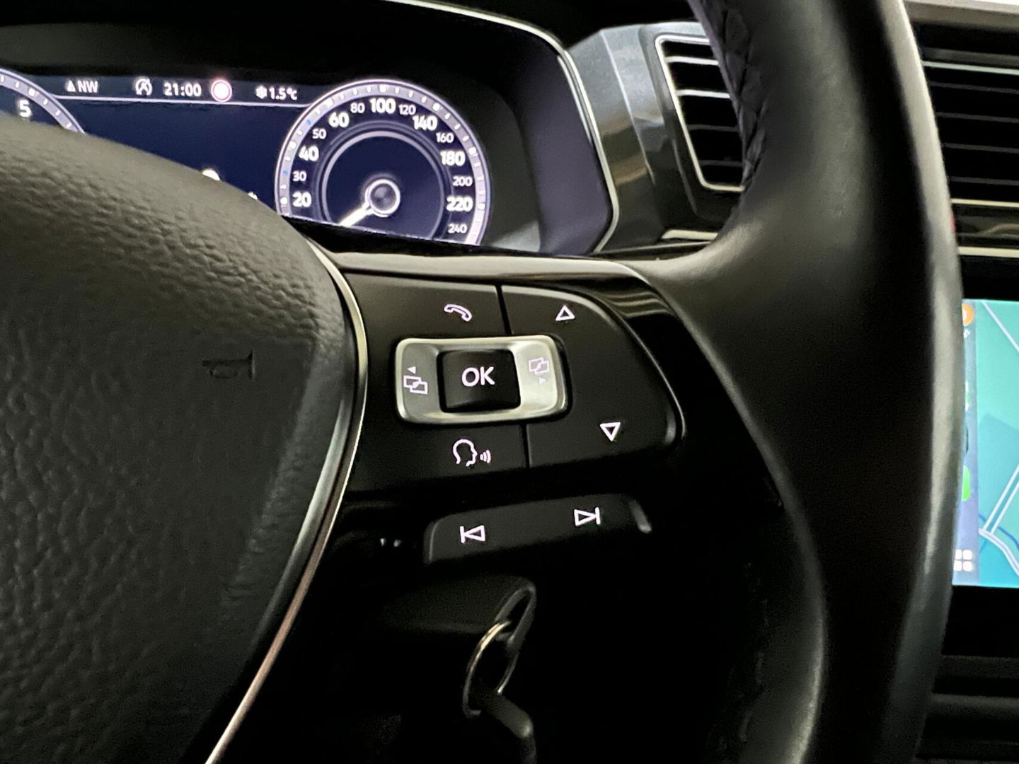 Volkswagen Tiguan 1.4 TSI R-Line Pano Virtual Massage Trekh. NAP