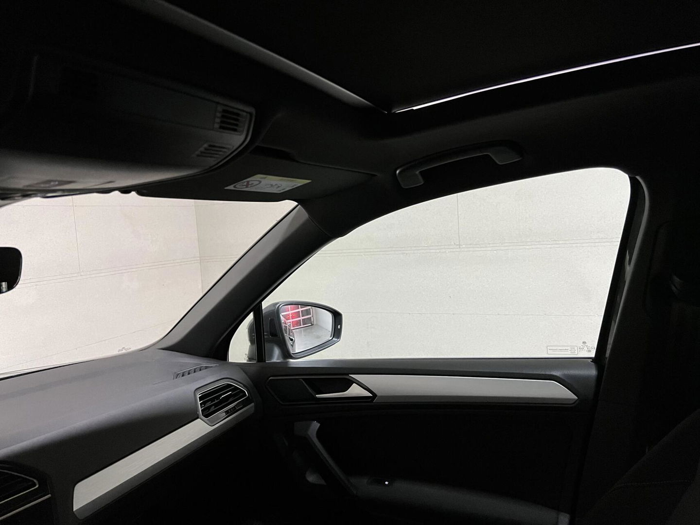 Volkswagen Tiguan 1.4 TSI R-Line Pano Virtual Massage Trekh. NAP