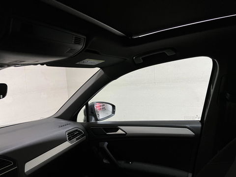 Volkswagen Tiguan 1.4 TSI R-Line Pano Virtual Massage Trekh. NAP