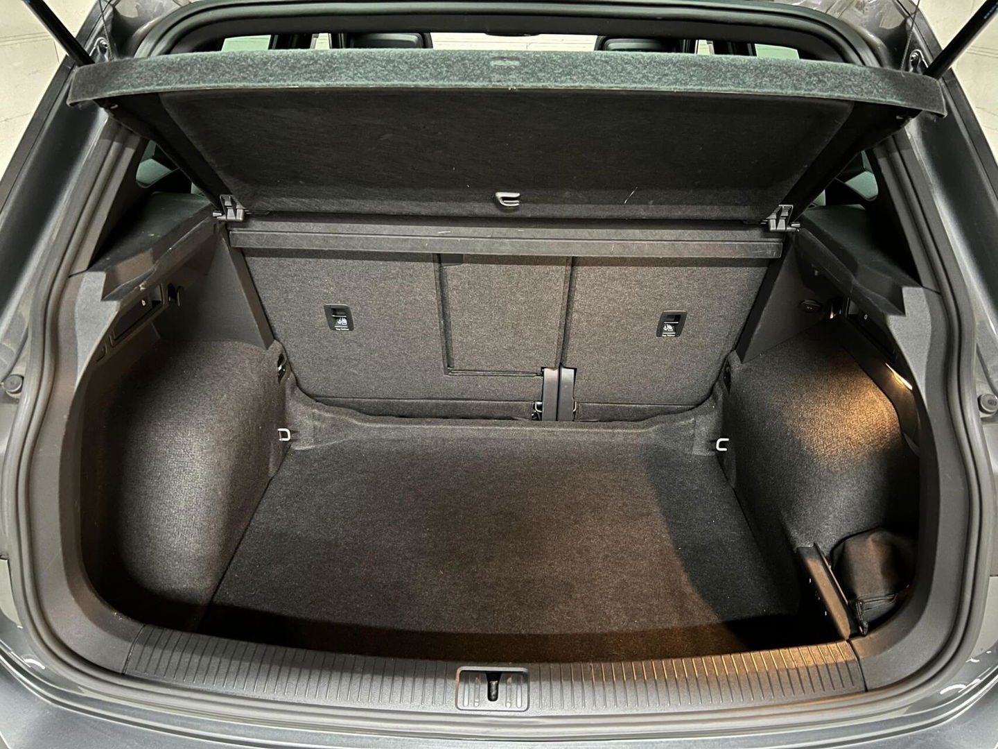 Volkswagen Tiguan 1.4 TSI R-Line Pano Virtual Massage Trekh. NAP