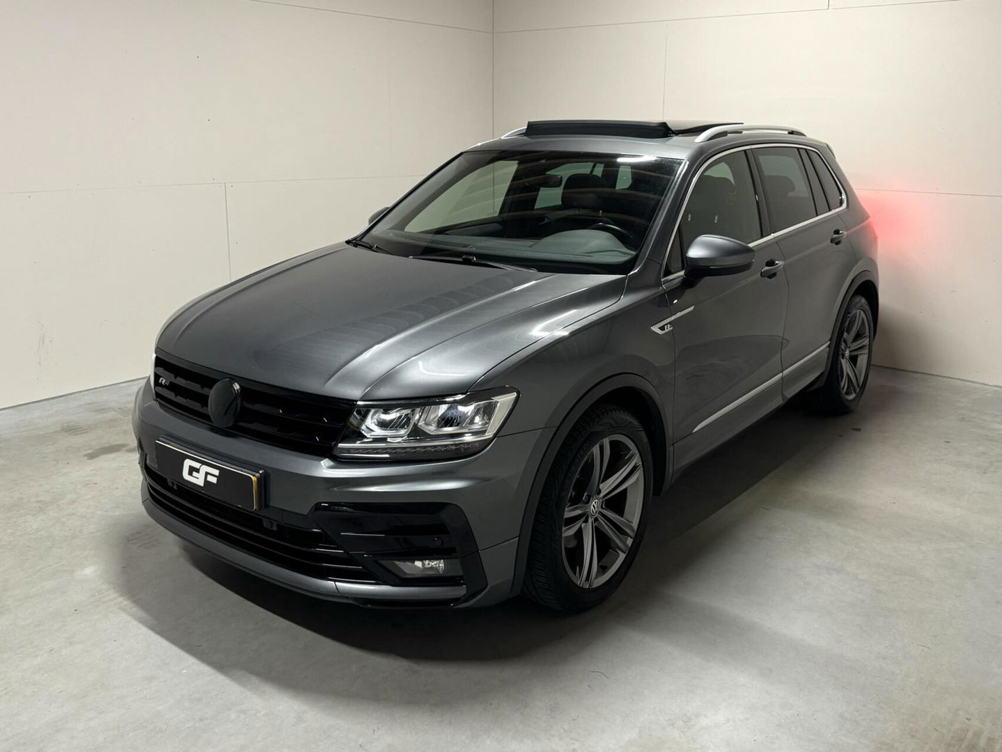Volkswagen Tiguan 1.4 TSI R-Line Pano Virtual Massage Trekh. NAP
