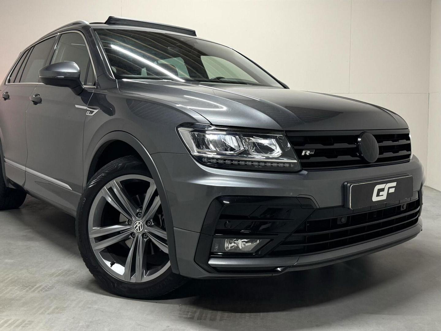 Volkswagen Tiguan 1.4 TSI R-Line Pano Virtual Massage Trekh. NAP
