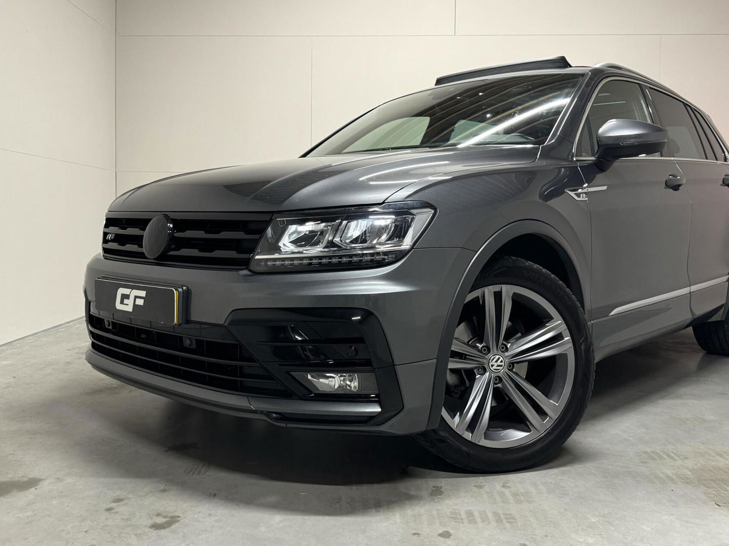 Volkswagen Tiguan 1.4 TSI R-Line Pano Virtual Massage Trekh. NAP