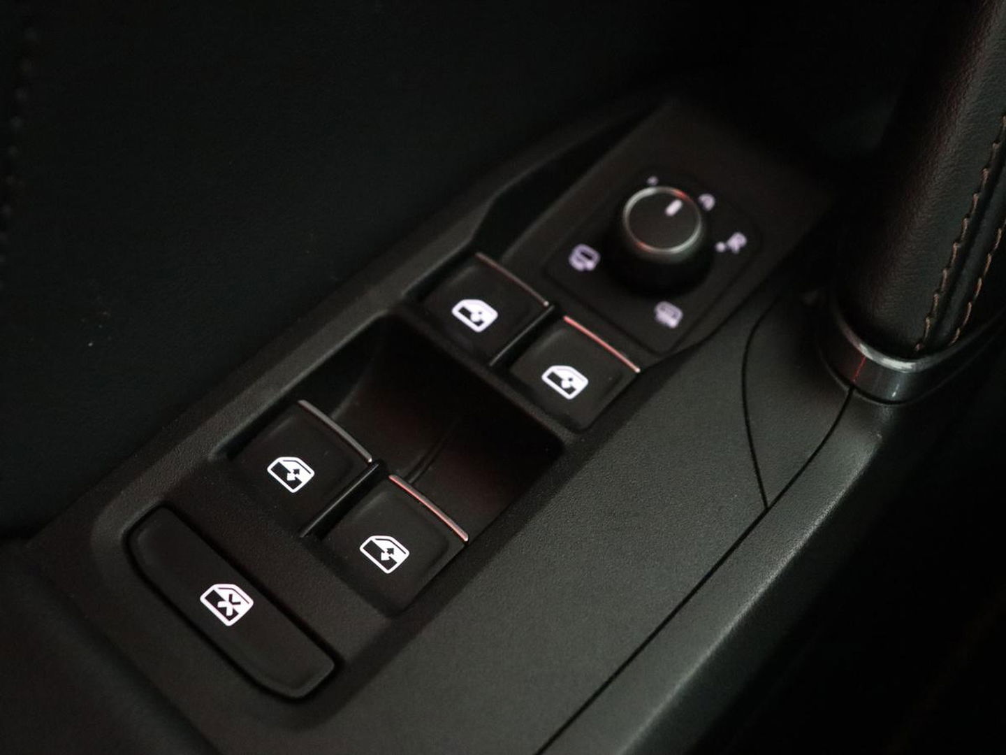 CUPRA Formentor 1.4 e-Hybrid VZ | 245pk | Stoelverwarming | Carplay | Camera | Adaptive cruise | Navigatie | Keyless | Memory | Sfeerverlichting | Full LED | 19'' | PHEV | Plug In