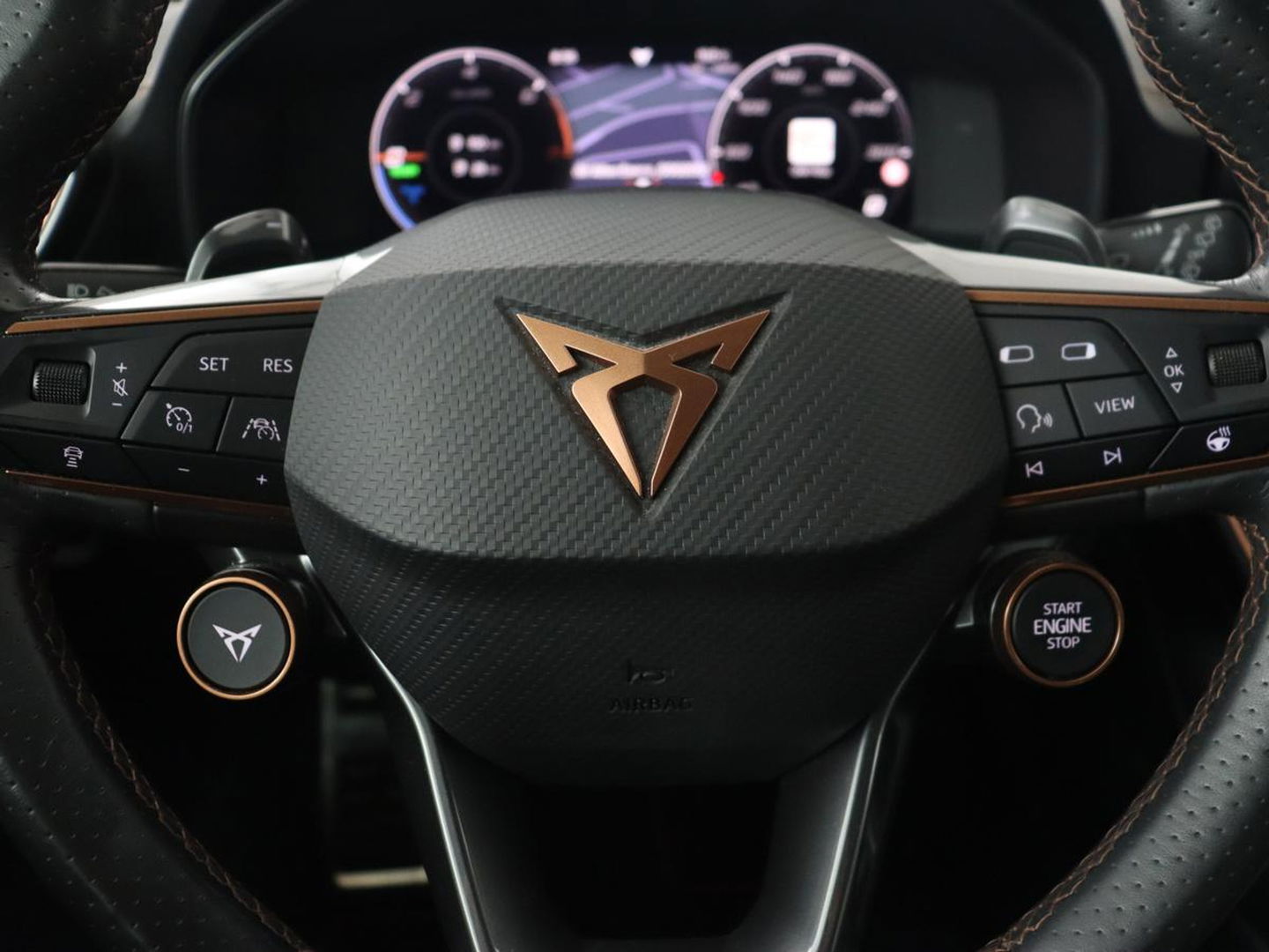 CUPRA Formentor 1.4 e-Hybrid VZ | 245pk | Stoelverwarming | Carplay | Camera | Adaptive cruise | Navigatie | Keyless | Memory | Sfeerverlichting | Full LED | 19'' | PHEV | Plug In