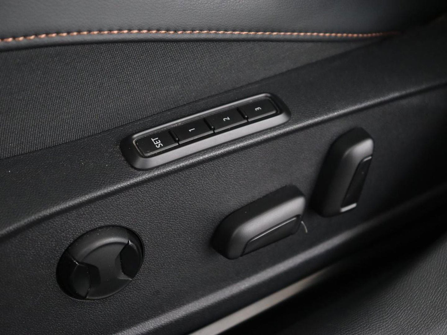 CUPRA Formentor 1.4 e-Hybrid VZ | 245pk | Stoelverwarming | Carplay | Camera | Adaptive cruise | Navigatie | Keyless | Memory | Sfeerverlichting | Full LED | 19'' | PHEV | Plug In