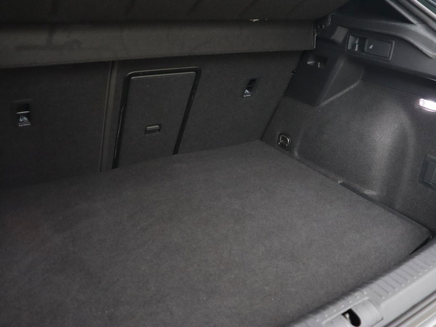 CUPRA Formentor 1.4 e-Hybrid VZ | 245pk | Stoelverwarming | Carplay | Camera | Adaptive cruise | Navigatie | Keyless | Memory | Sfeerverlichting | Full LED | 19'' | PHEV | Plug In