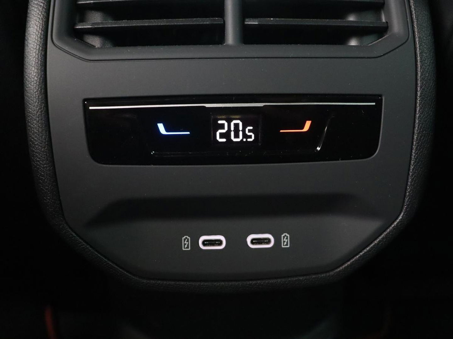 CUPRA Formentor 1.4 e-Hybrid VZ | 245pk | Stoelverwarming | Carplay | Camera | Adaptive cruise | Navigatie | Keyless | Memory | Sfeerverlichting | Full LED | 19'' | PHEV | Plug In