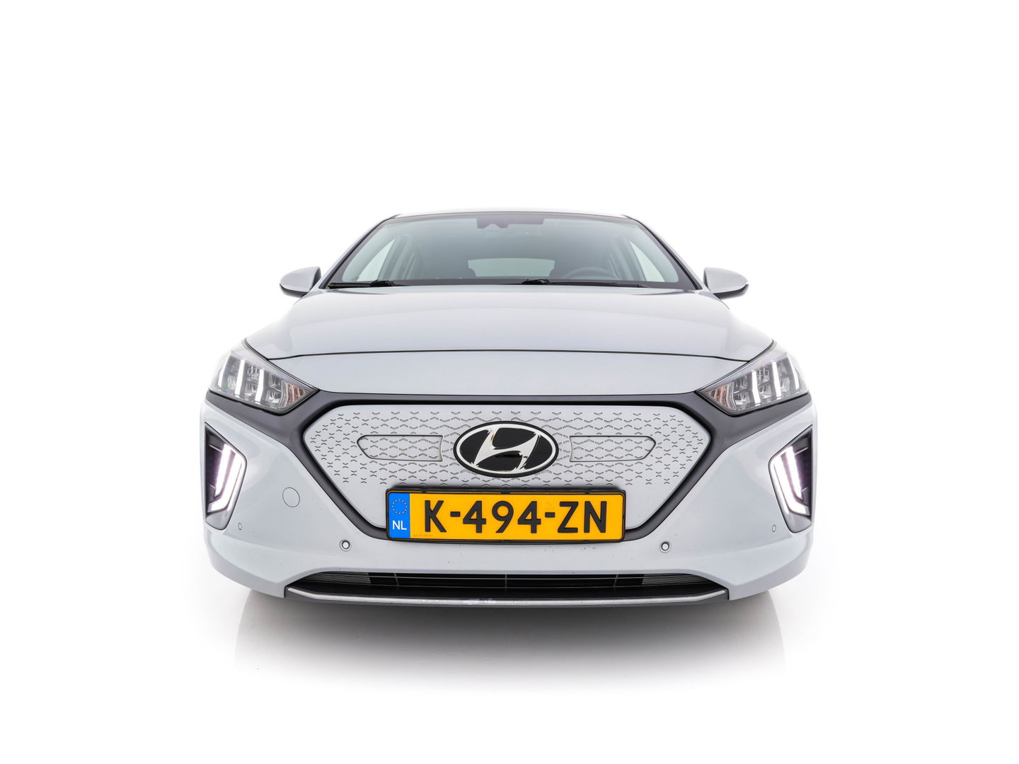 Hyundai IONIQ Premium EV 38 kWh {SOH-100%} Aut *HEATPUMP | LUXURY-LEATHER | FULL-LED | ADAPTIVE-CRUISE | KEYLESS | NAVI-FULLMAP | DAB | CAMERA | MEMORY-PACK | DIGI-COCKPIT | HEATED/VENTILATED-SEATS | CCS- FASTLOADER | PRIVACY-GLASS |