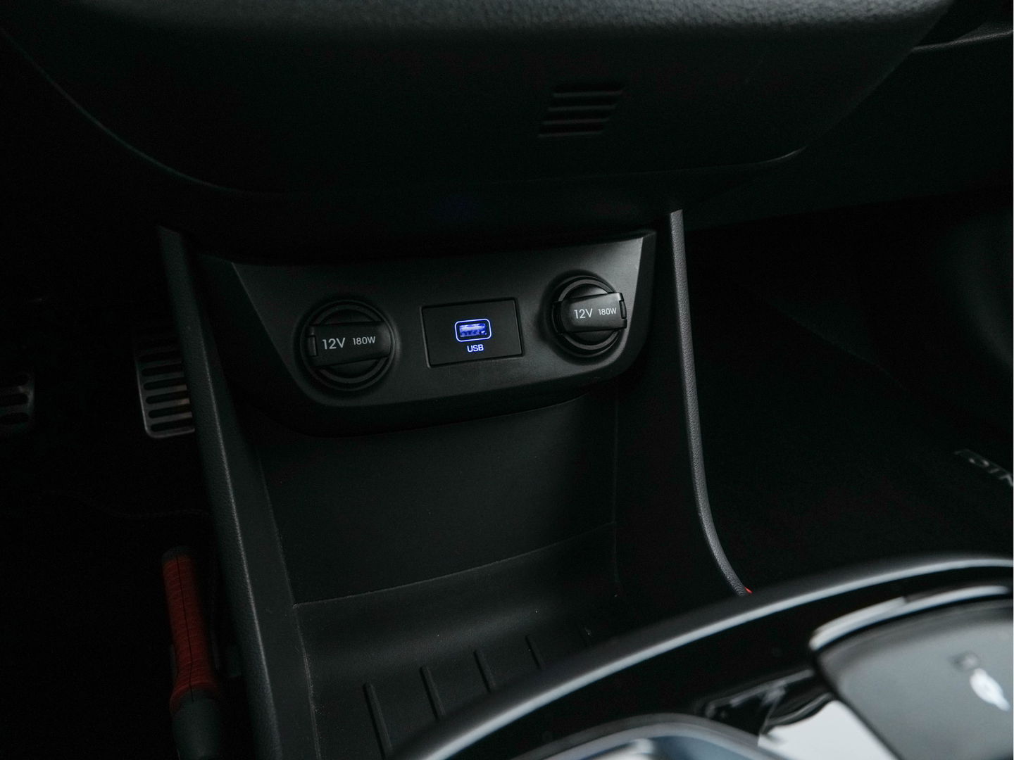 Hyundai IONIQ Premium EV 38 kWh {SOH-100%} *LUXURY-LEATHER | FULL-LED | ADAPTIVE-CRUISE | KEYLESS | NAVI-FULLMAP | DAB | CAMERA | MEMORY-PACK | DIGI-COCKPIT | HEATED/VENTILATED-COMFORTSEATS | AMBIENT-LIGHT | CCS-FASTLOADER