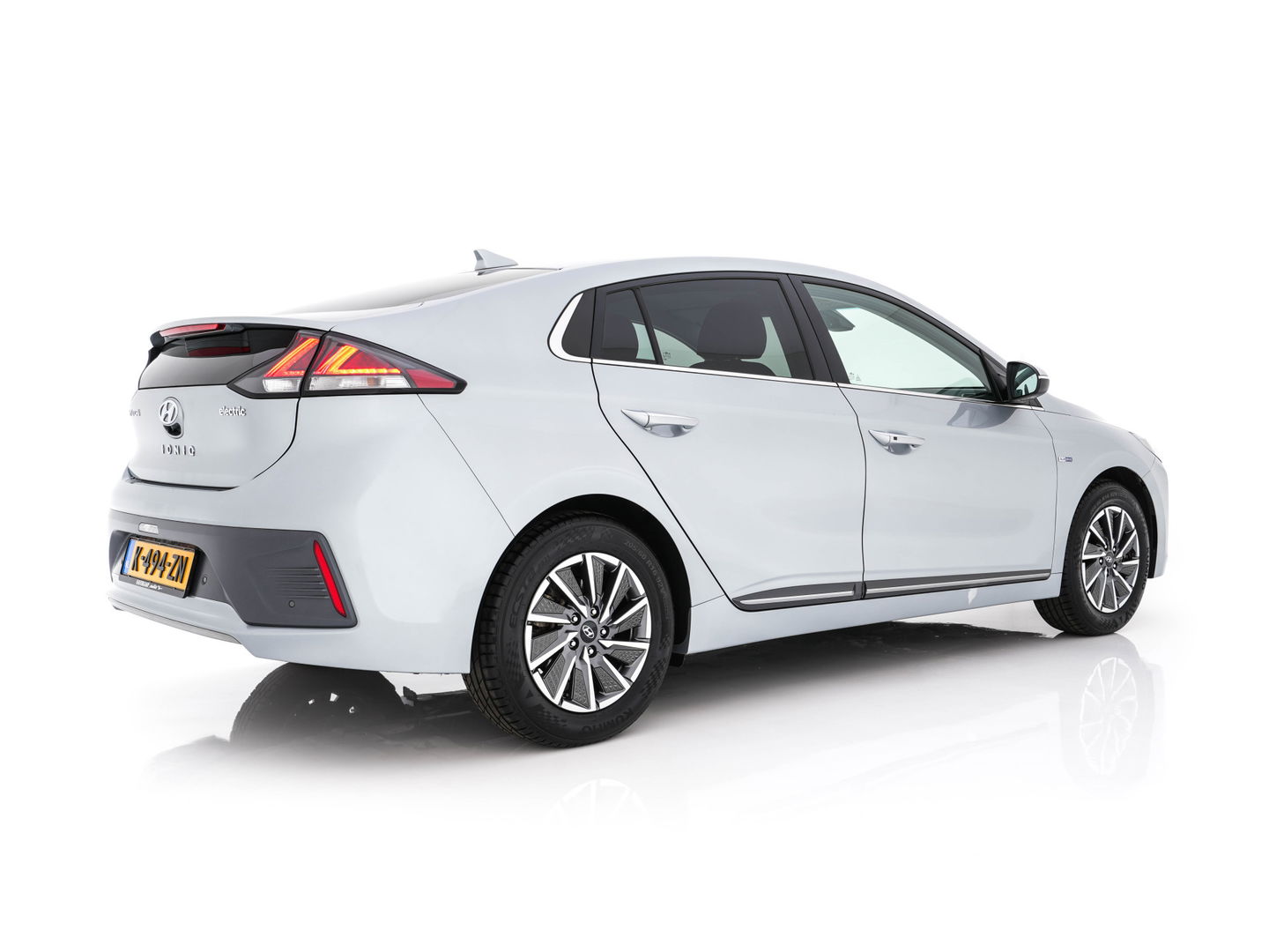 Hyundai IONIQ Premium EV 38 kWh {SOH-100%} *LUXURY-LEATHER | FULL-LED | ADAPTIVE-CRUISE | KEYLESS | NAVI-FULLMAP | DAB | CAMERA | MEMORY-PACK | DIGI-COCKPIT | HEATED/VENTILATED-COMFORTSEATS | AMBIENT-LIGHT | CCS-FASTLOADER