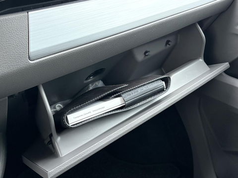 Volkswagen Transporter 2.0 TDI L2H1 BULLI DC | Digital Cockpit | LED | STOELVERWARMING | ADAPTIVE CRUISE