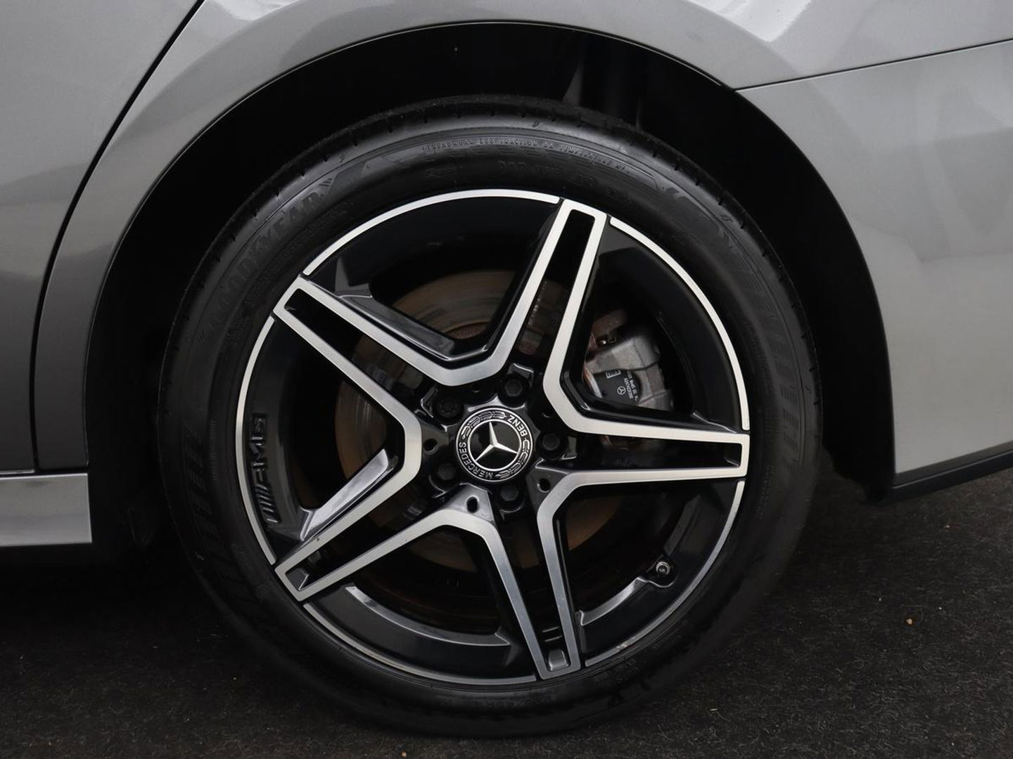 Mercedes-Benz A-Klasse 250e AMG Limited | Carplay | Stoelverwarming | Leder/Alcantara | Widescreen | Sfeerverlichting | Navigatie | Camera | Full LED | Park Assist | PHEV | Plug In