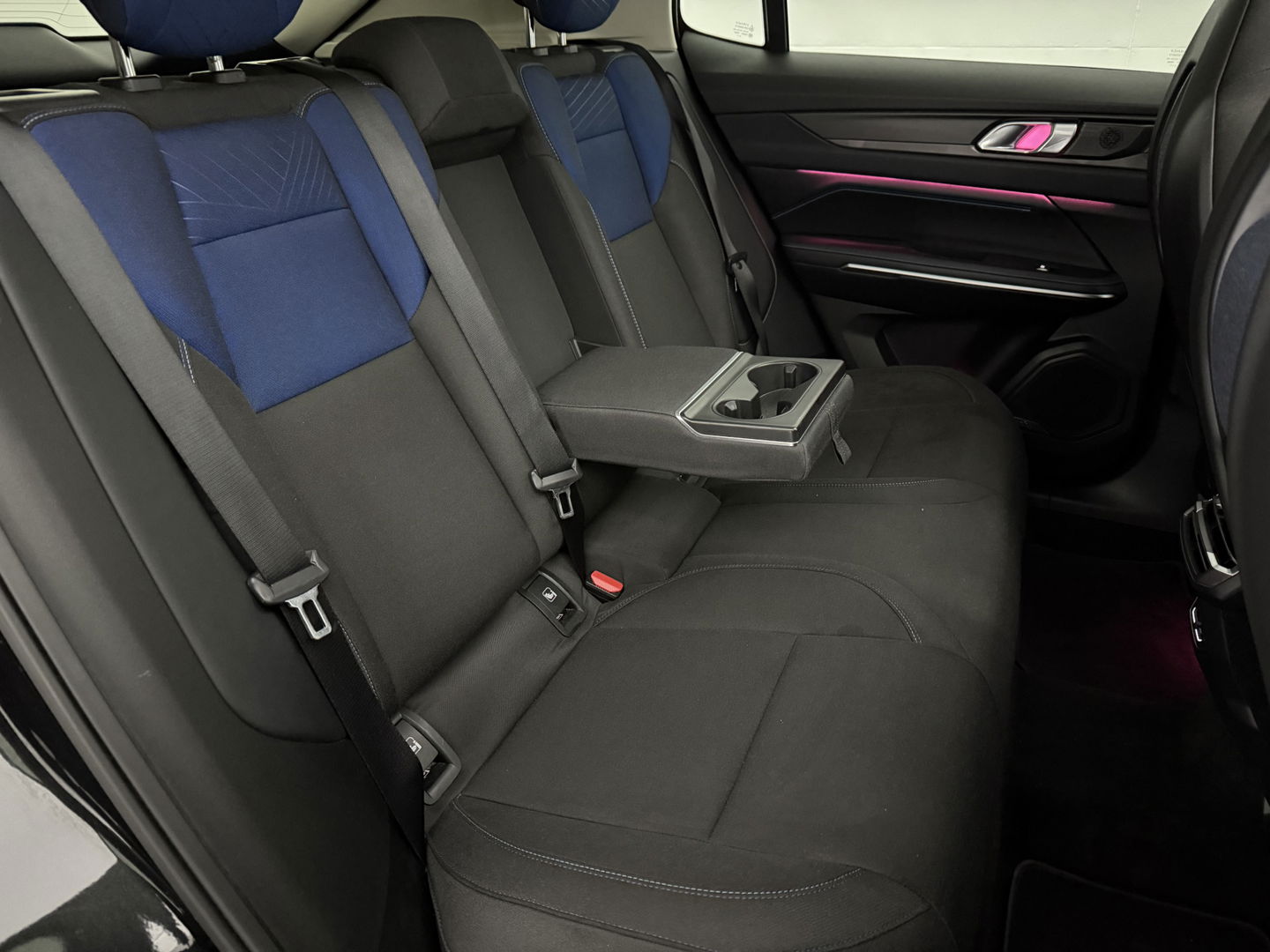 Lynk Co 01 1.5 | SOH 94% | Pano | Sfeerverl. | 360° | Virtual | Memory | Adap. Cruise | Carplay | NAP