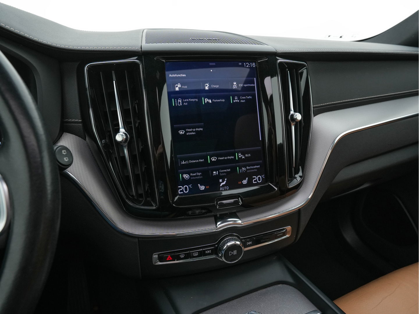 Volvo XC60 2.0 Recharge T8 AWD Inscription ( Plug-in ) (INCL-BTW) *PANO | HEAD-UP |  LUXURY-LEATHER | FULL-LED | MEMORY-PACK | HARMAN/KARDON | HEATED-COMFORTSEATS | LANE-ASSIST | BLIND-SPOT | DAB+ | NAVI-FULLMAP | DIGI-COCKPIT | TOWBAR | 19''ALU*