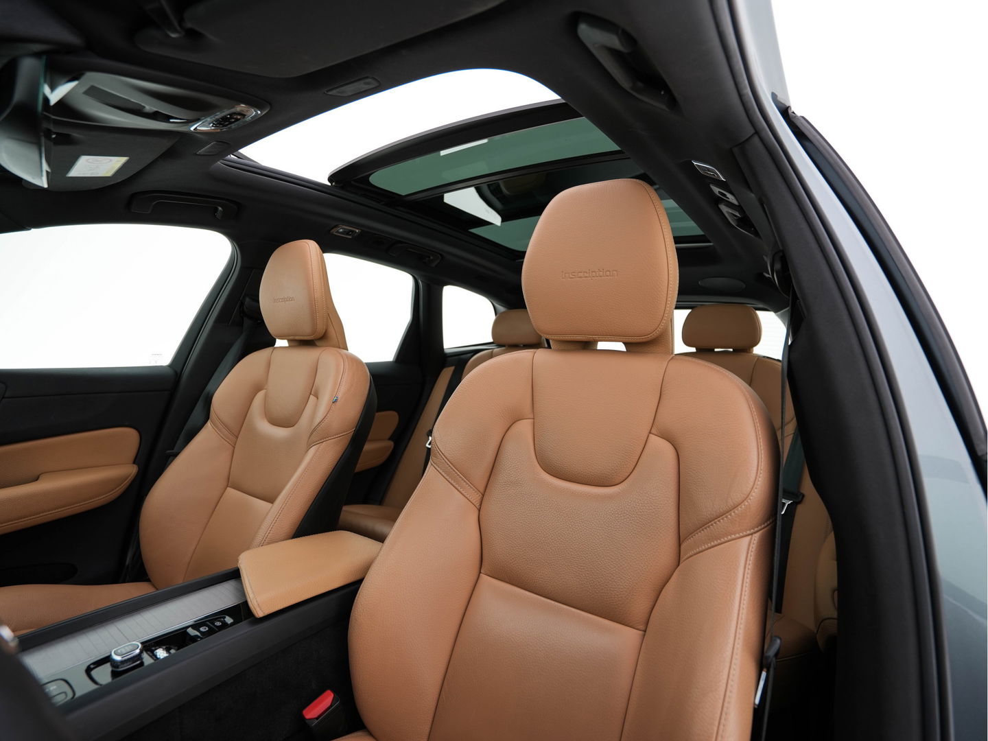 Volvo XC60 2.0 Recharge T8 AWD Inscription ( Plug-in ) (INCL-BTW) *PANO | HEAD-UP |  LUXURY-LEATHER | FULL-LED | MEMORY-PACK | HARMAN/KARDON | HEATED-COMFORTSEATS | LANE-ASSIST | BLIND-SPOT | DAB+ | NAVI-FULLMAP | DIGI-COCKPIT | TOWBAR | 19''ALU*