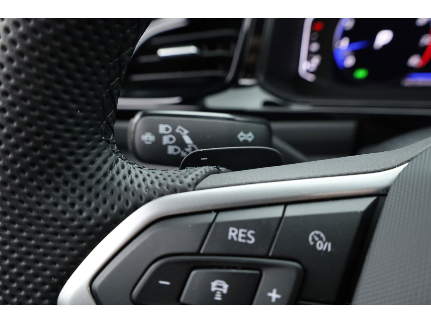 Volkswagen T-Roc 1.5 TSI R-Line Black Style | Pano | Adapt. Cruise | 19'' | IQ. Light | Camera | Afn. Trekhaak