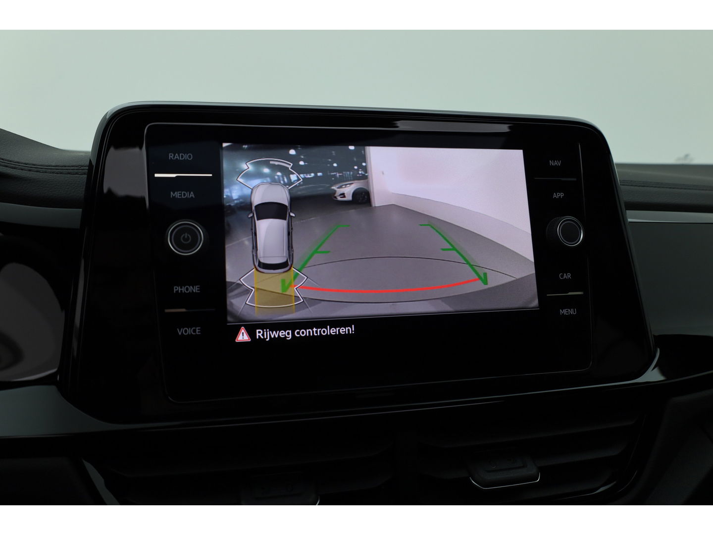 Volkswagen T-Roc 1.5 TSI R-Line Black Style | Pano | Adapt. Cruise | 19'' | IQ. Light | Camera | Afn. Trekhaak