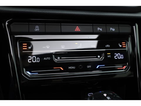 Volkswagen T-Roc 1.5 TSI R-Line Black Style | Pano | Adapt. Cruise | 19'' | IQ. Light | Camera | Afn. Trekhaak