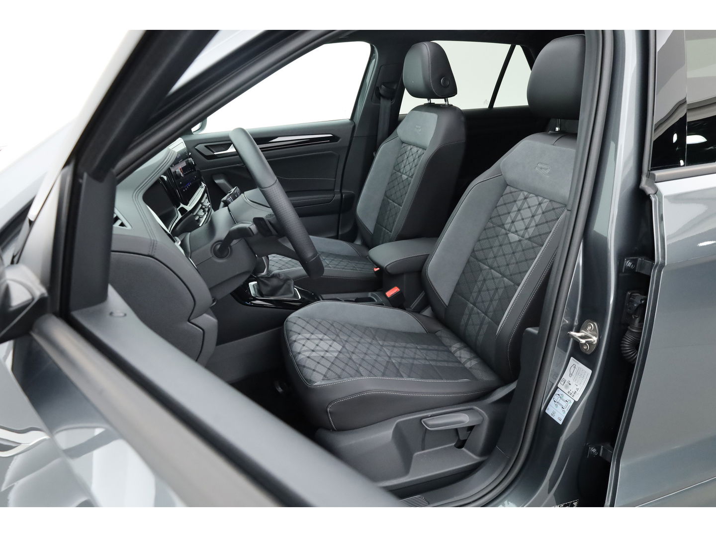 Volkswagen T-Roc 1.5 TSI R-Line Black Style | Pano | Adapt. Cruise | 19'' | IQ. Light | Camera | Afn. Trekhaak