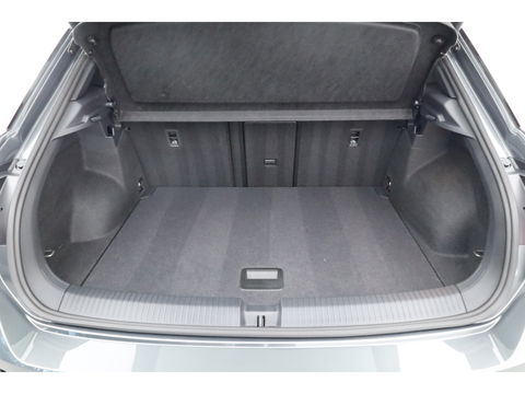 Volkswagen T-Roc 1.5 TSI R-Line Black Style | Pano | Adapt. Cruise | 19'' | IQ. Light | Camera | Afn. Trekhaak