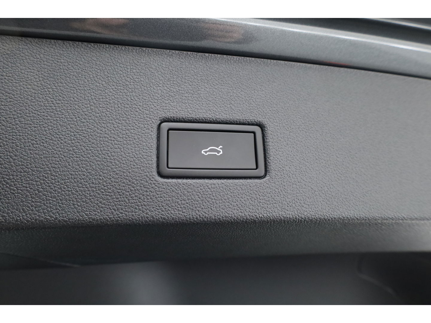 Volkswagen T-Roc 1.5 TSI R-Line Black Style | Pano | Adapt. Cruise | 19'' | IQ. Light | Camera | Afn. Trekhaak