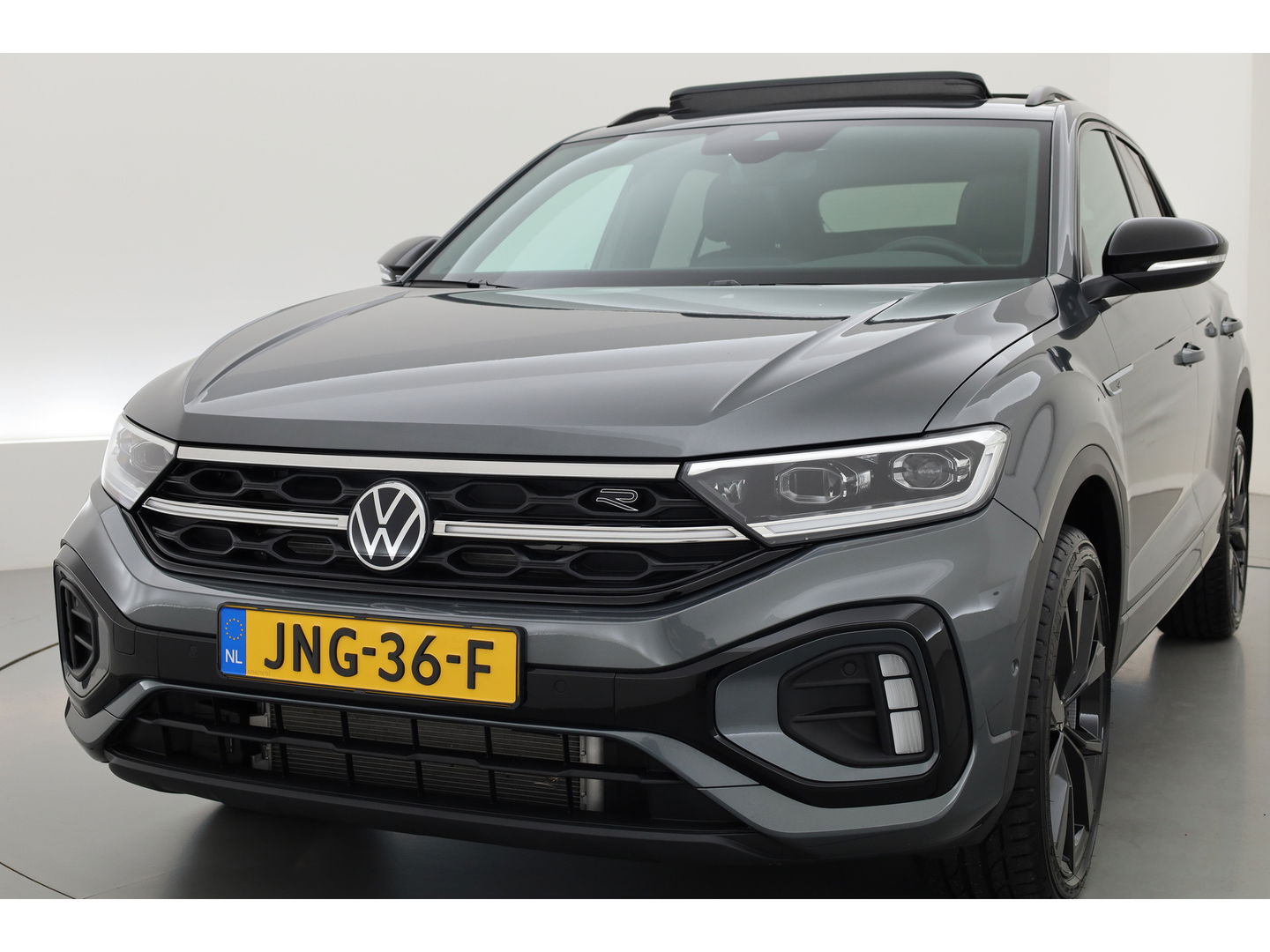 Volkswagen T-Roc 1.5 TSI R-Line Black Style | Pano | Adapt. Cruise | 19'' | IQ. Light | Camera | Afn. Trekhaak