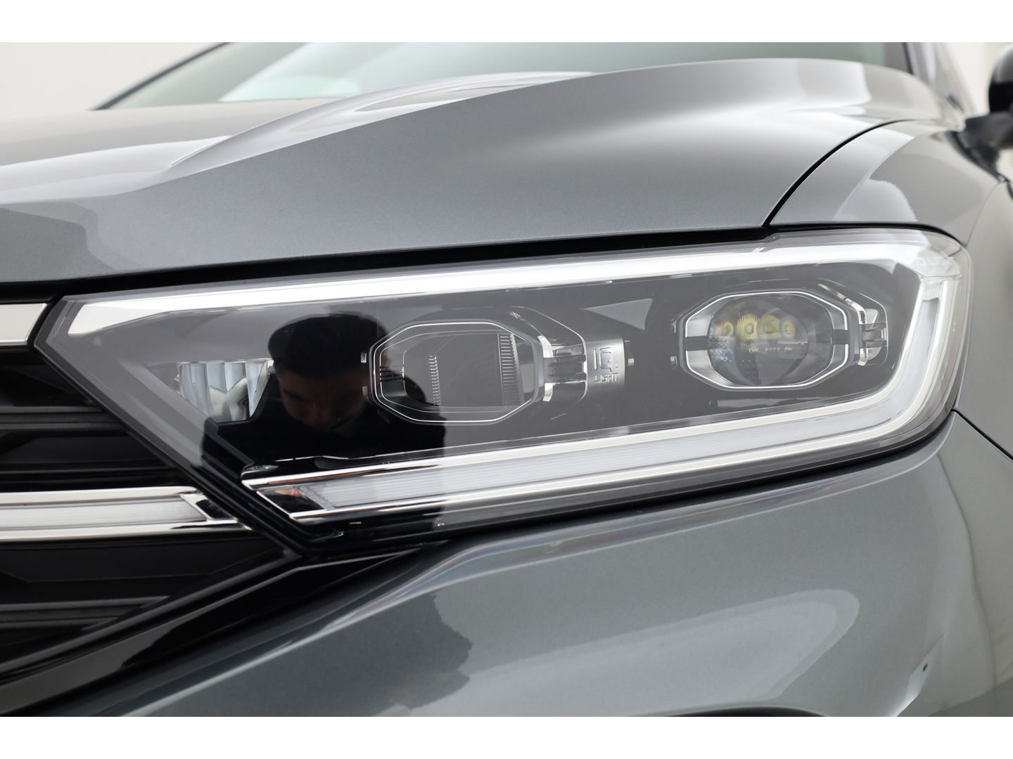 Volkswagen T-Roc 1.5 TSI R-Line Black Style | Pano | Adapt. Cruise | 19'' | IQ. Light | Camera | Afn. Trekhaak