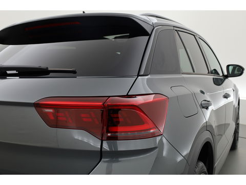 Volkswagen T-Roc 1.5 TSI R-Line Black Style | Pano | Adapt. Cruise | 19'' | IQ. Light | Camera | Afn. Trekhaak