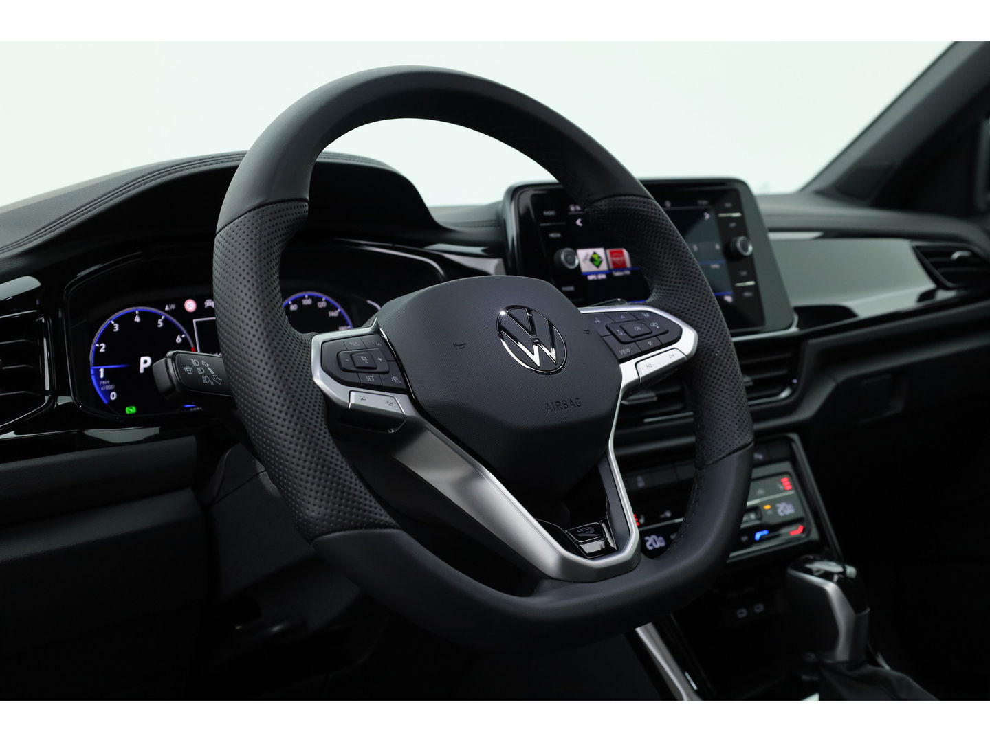 Volkswagen T-Roc 1.5 TSI R-Line Black Style | Pano | Adapt. Cruise | 19'' | IQ. Light | Camera | Afn. Trekhaak