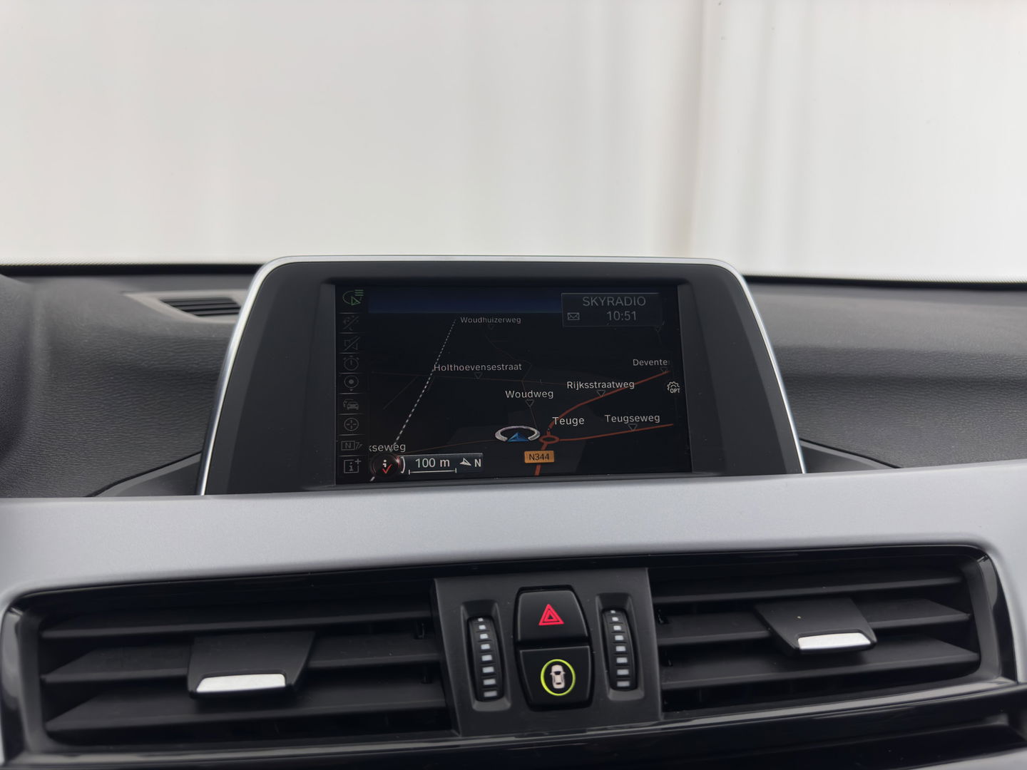 BMW X1 sDrive20i Executive (INCL-BTW) Aut. *LED-LIGHTS | NAVI-FULLMAP | COMFORT-SEATS | ECC | PDC | CRUISE | TOWBAR | 17''ALU*