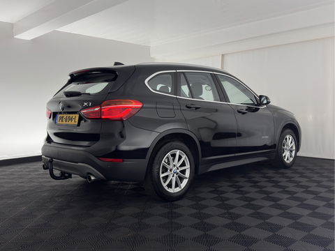 BMW X1 sDrive20i Executive (INCL-BTW) Aut. *LED-LIGHTS | NAVI-FULLMAP | COMFORT-SEATS | ECC | PDC | CRUISE | TOWBAR | 17''ALU*