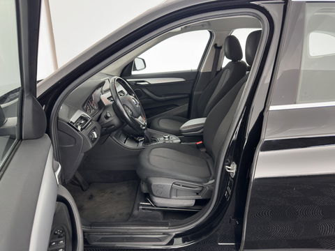 BMW X1 sDrive20i Executive (INCL-BTW) Aut. *LED-LIGHTS | NAVI-FULLMAP | COMFORT-SEATS | ECC | PDC | CRUISE | TOWBAR | 17''ALU*