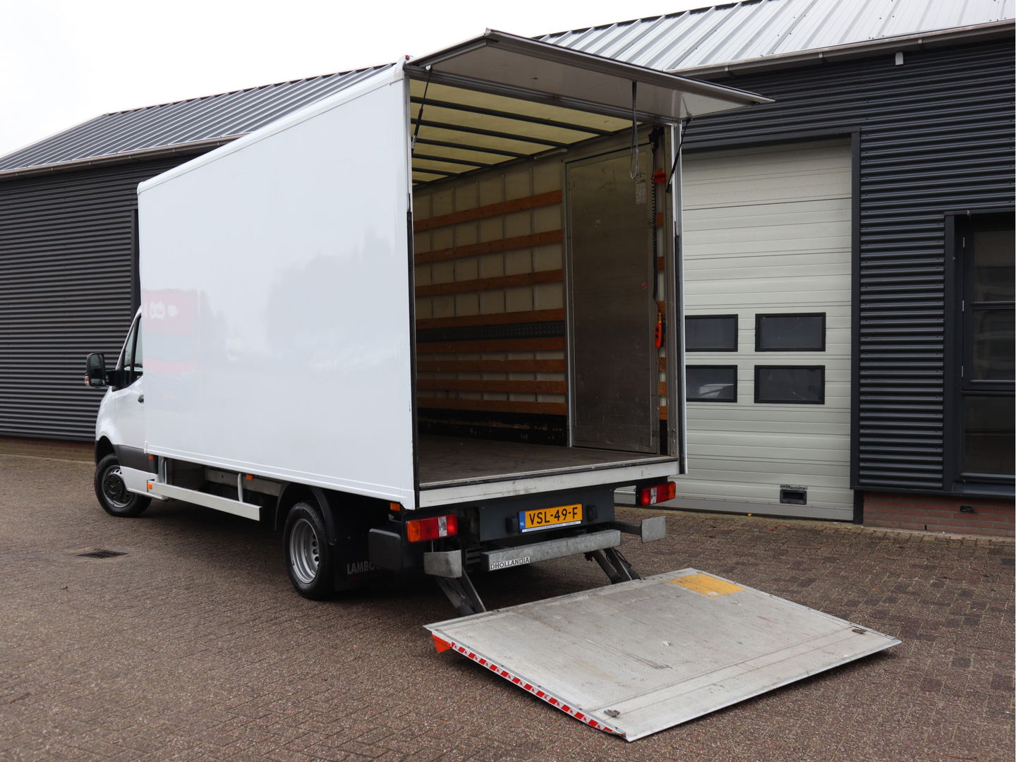 Mercedes-Benz Sprinter 515 CDI Euro 6 Automaat Bakwagen Laadklep - MBUX - Cruise