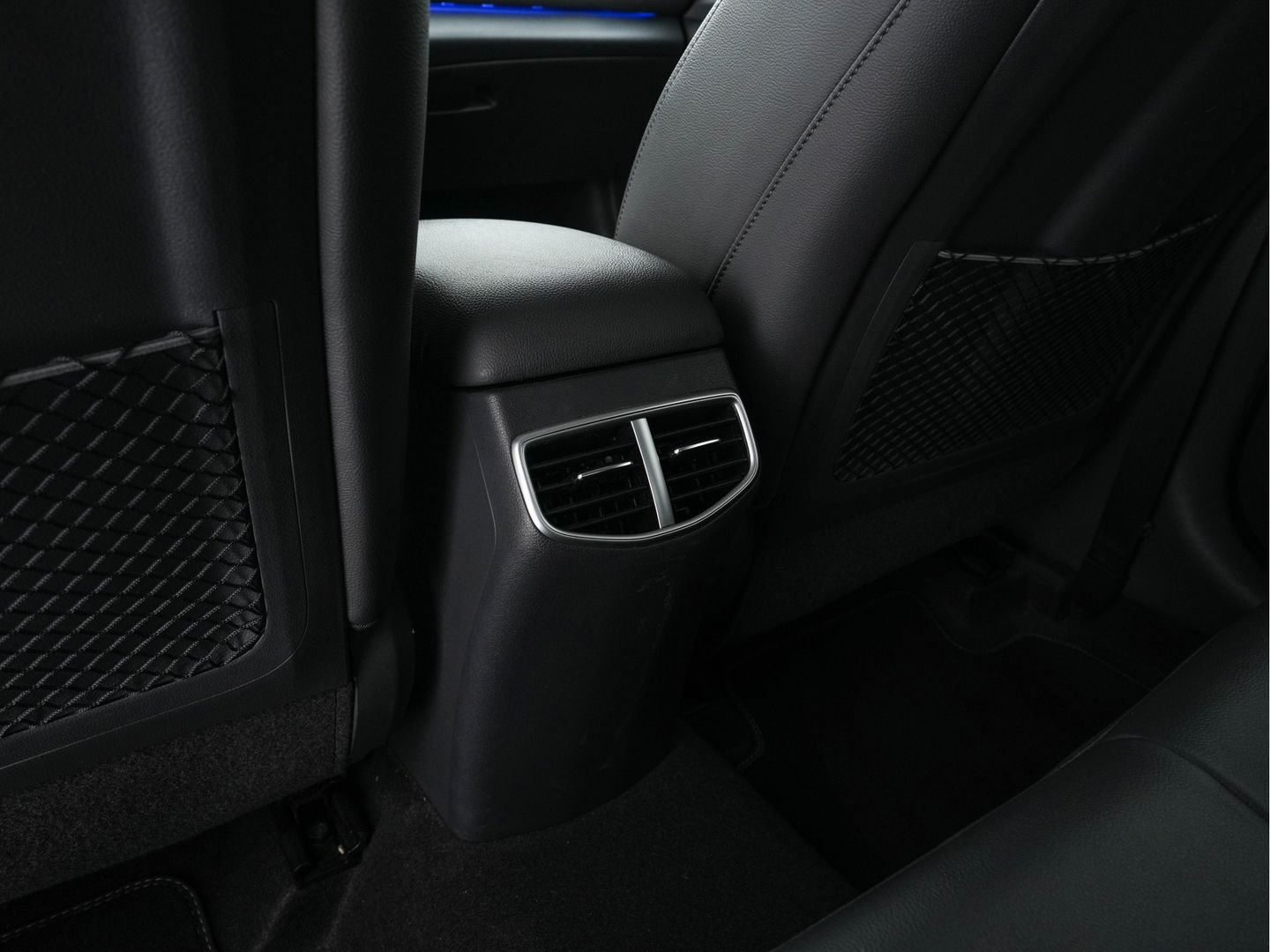 Hyundai IONIQ Premium EV 38 kWh {SOH-100%} Aut *HEATPUMP | LUXURY-LEATHER | FULL-LED | ADAPTIVE-CRUISE | KEYLESS | NAVI-FULLMAP | DAB | CAMERA | MEMORY-PACK | DIGI-COCKPIT | HEATED/VENTILATED-SEATS | CCS- FASTLOADER | PRIVACY-GLASS |