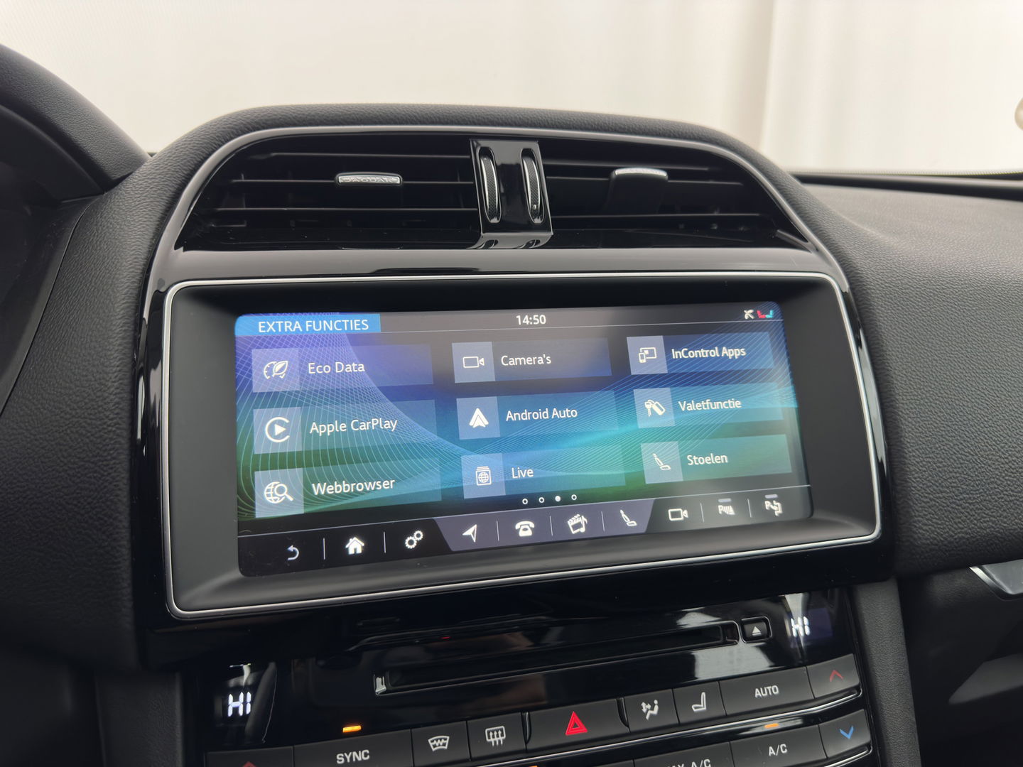 Jaguar F-Pace 2.0 Portfolio AWD 25d (INCL.BTW) *PANO | HEAD-UP | FULL-LEATHER | BLIND-SPOT | MERIDIAN-SOUND | HEATED-SPORTSEATS | NAVI-FULLMAP | KEYLESS | CAMERA | ECC | PDC | CRUISE | 20''ALU*