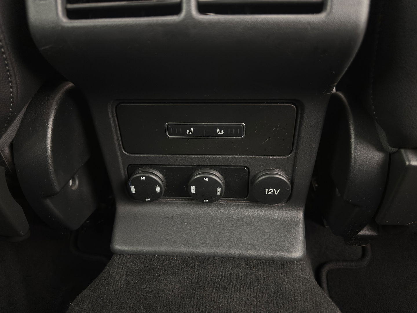 Jaguar F-Pace 2.0 Portfolio Black-line AWD 25d (INCL-BTW) Aut. *PANO | HEAD-UP | LEATHER | BLIND-SPOT | MERIDIAN-SOUND | HEATED-SPORTSEATS | NAVI-FULLMAP | KEYLESS | CAMERA | ECC | CARPLAY | SHIFT-PADDLES | PDC | LANE-ASSIST | ...