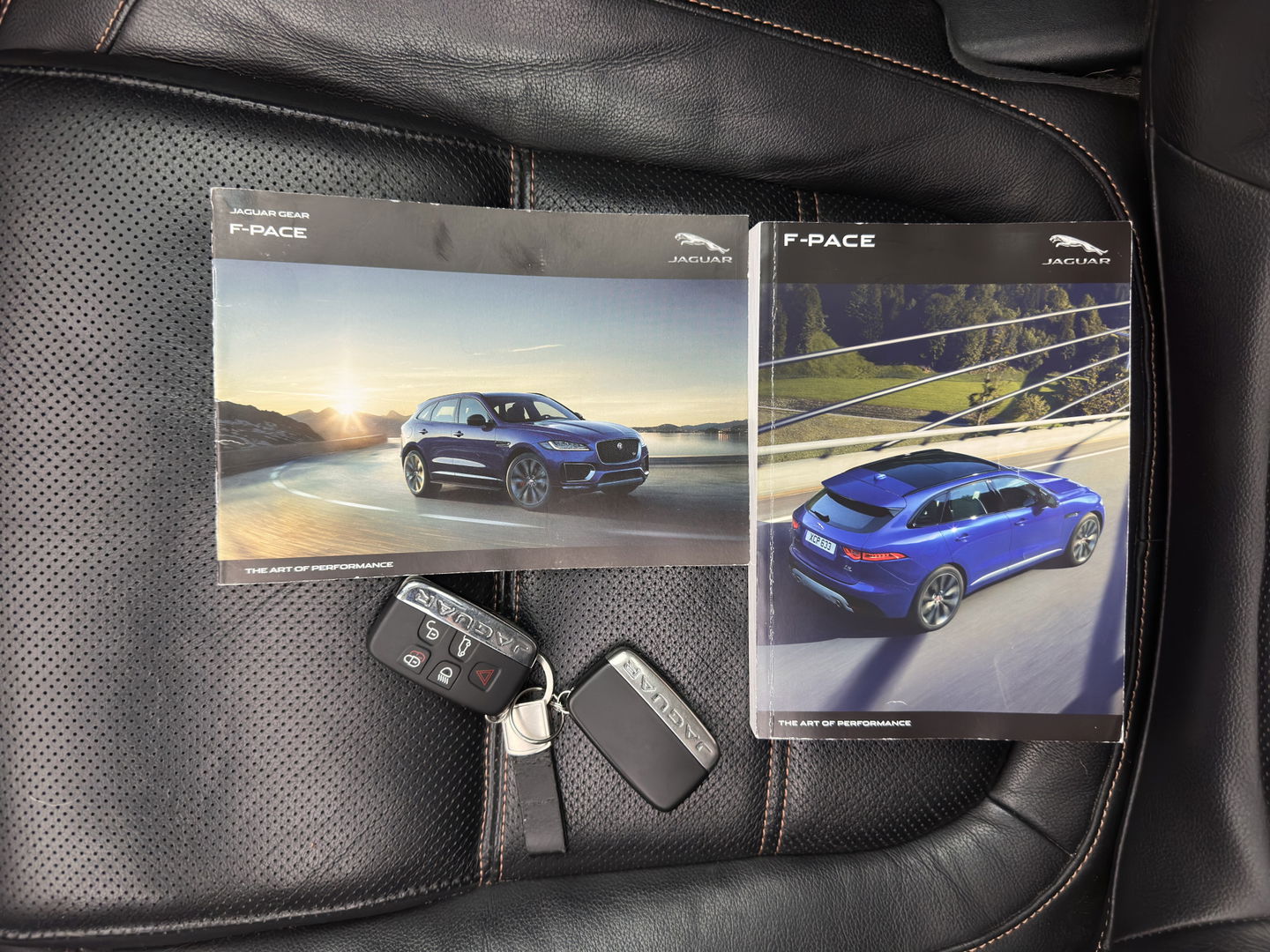 Jaguar F-Pace 2.0 Portfolio AWD 25d (INCL.BTW) *PANO | HEAD-UP | FULL-LEATHER | BLIND-SPOT | MERIDIAN-SOUND | HEATED-SPORTSEATS | NAVI-FULLMAP | KEYLESS | CAMERA | ECC | PDC | CRUISE | 20''ALU*