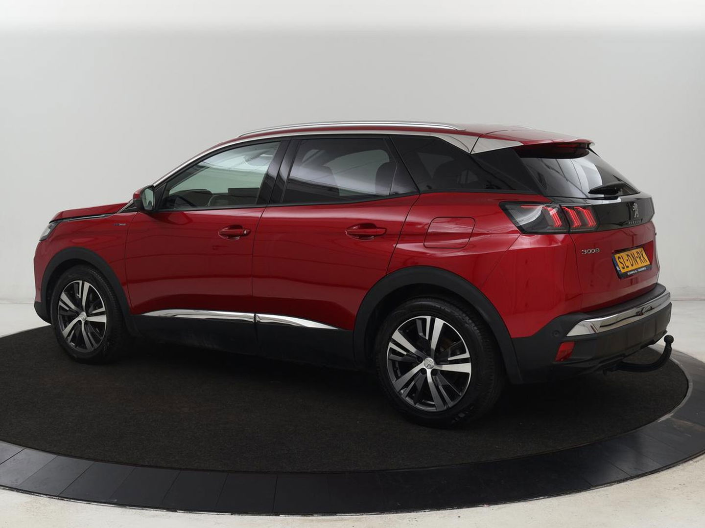 Peugeot 3008 1.6 HYbrid 225 Allure | Trekhaak | Camera | Half leder | Full LED | DAB | Parkeerhulp | Cruise control | Bluetooth | Climate control | PHEV | Plug In