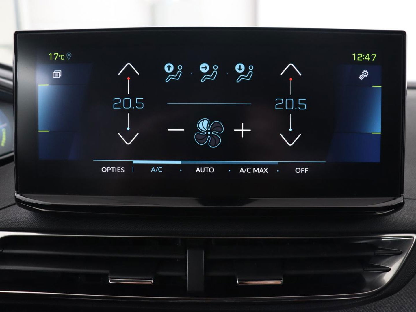 Peugeot 3008 1.6 HYbrid 225 Allure | Trekhaak | Camera | Half leder | Full LED | DAB | Parkeerhulp | Cruise control | Bluetooth | Climate control | PHEV | Plug In