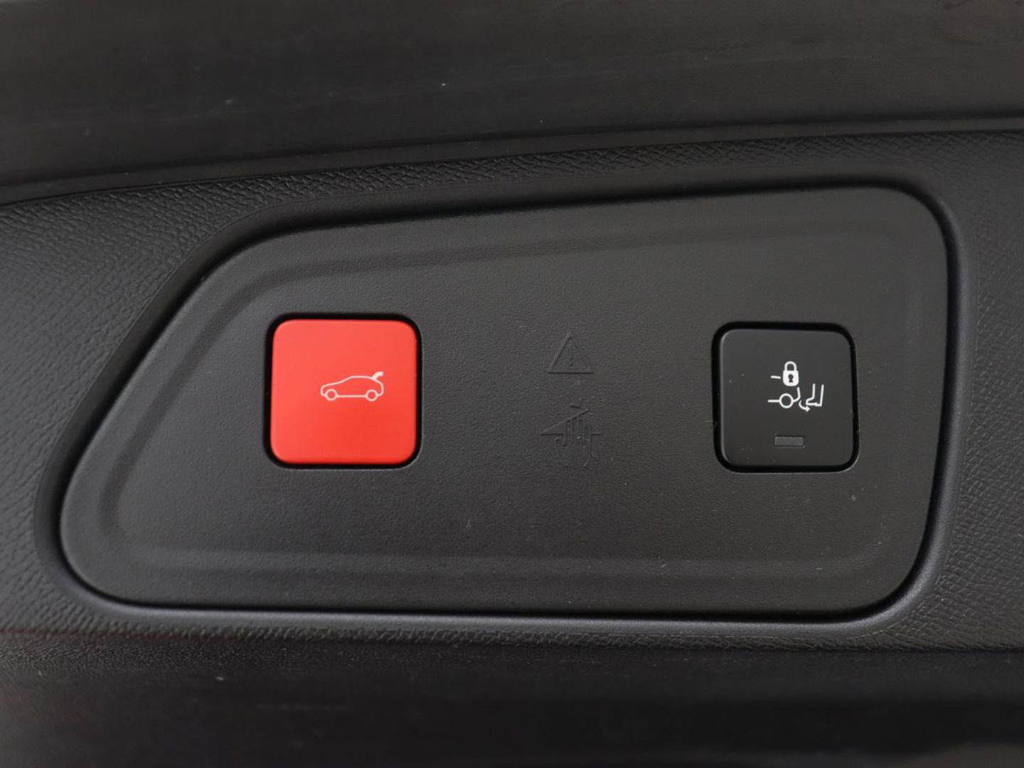 Peugeot 3008 1.6 HYbrid 225 Allure | Trekhaak | Camera | Half leder | Full LED | DAB | Parkeerhulp | Cruise control | Bluetooth | Climate control | PHEV | Plug In