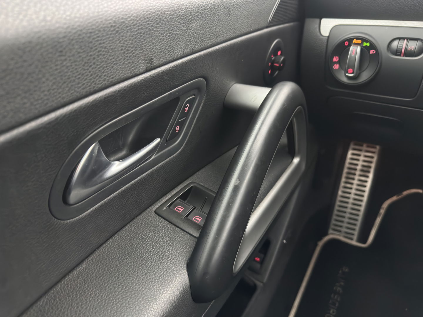 Volkswagen Scirocco 1.4 TSI R-Line *PANO | XENON | HEATED-SPORTSEATS | NAVI-FULLMAP | ECC | SUBWOOFER | PDC | PRIVACY-GLASS | 17''ALU*