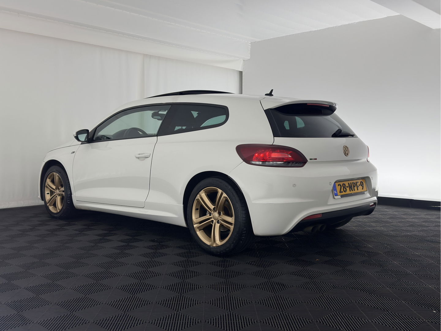 Volkswagen Scirocco 1.4 TSI R-Line *PANO | XENON | SPORT-SEATS | NAVI-FULLMAP | ECC | PDC | CRUISE | 17''ALU*