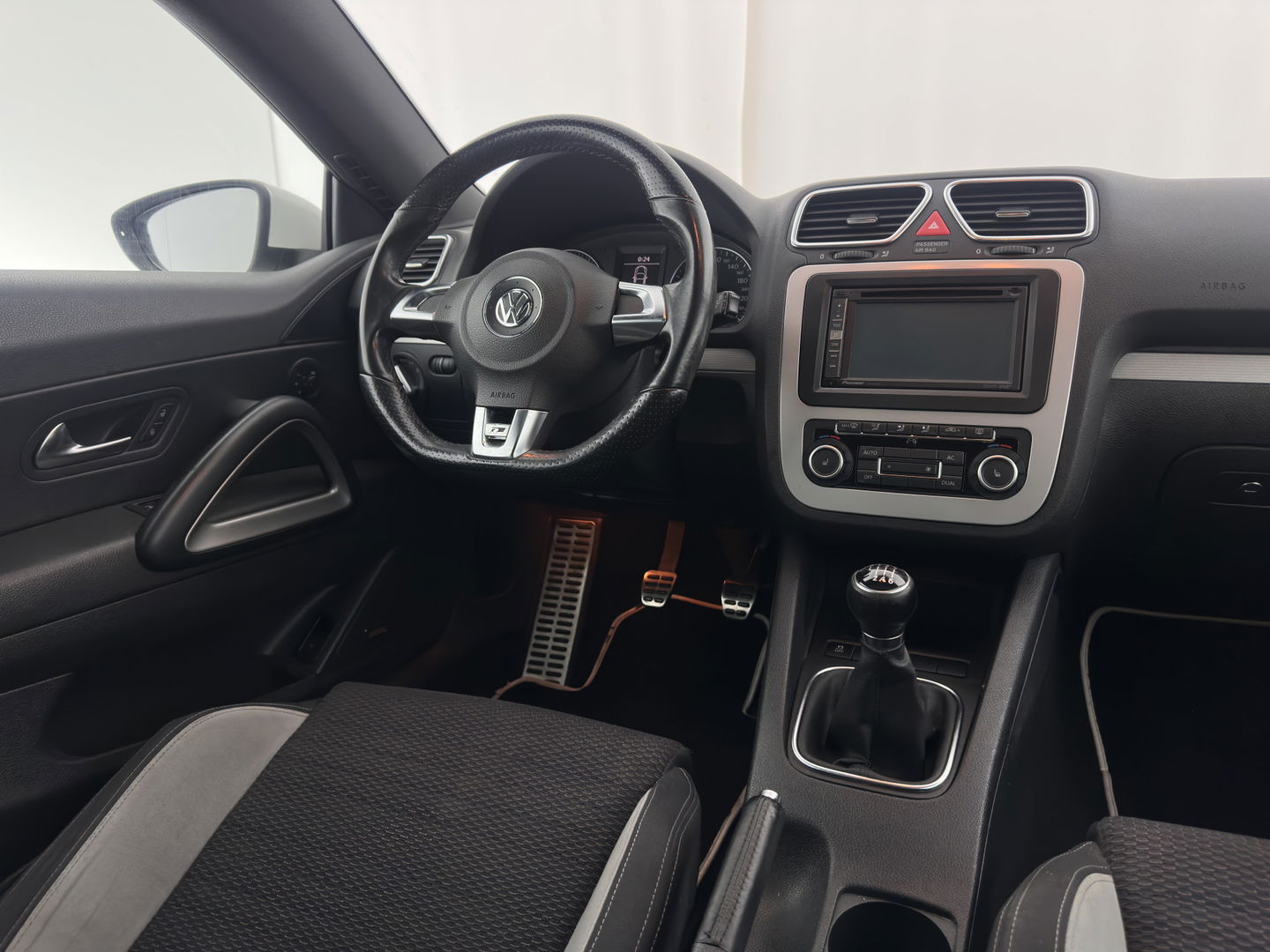 Volkswagen Scirocco 1.4 TSI R-Line *PANO | XENON | SPORT-SEATS | NAVI-FULLMAP | ECC | PDC | CRUISE | 17''ALU*